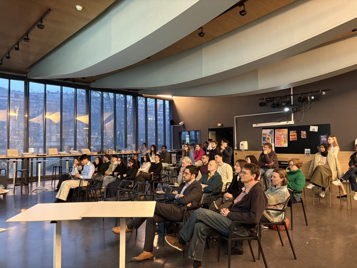 Public réuni pendant la conférence CHEMIX