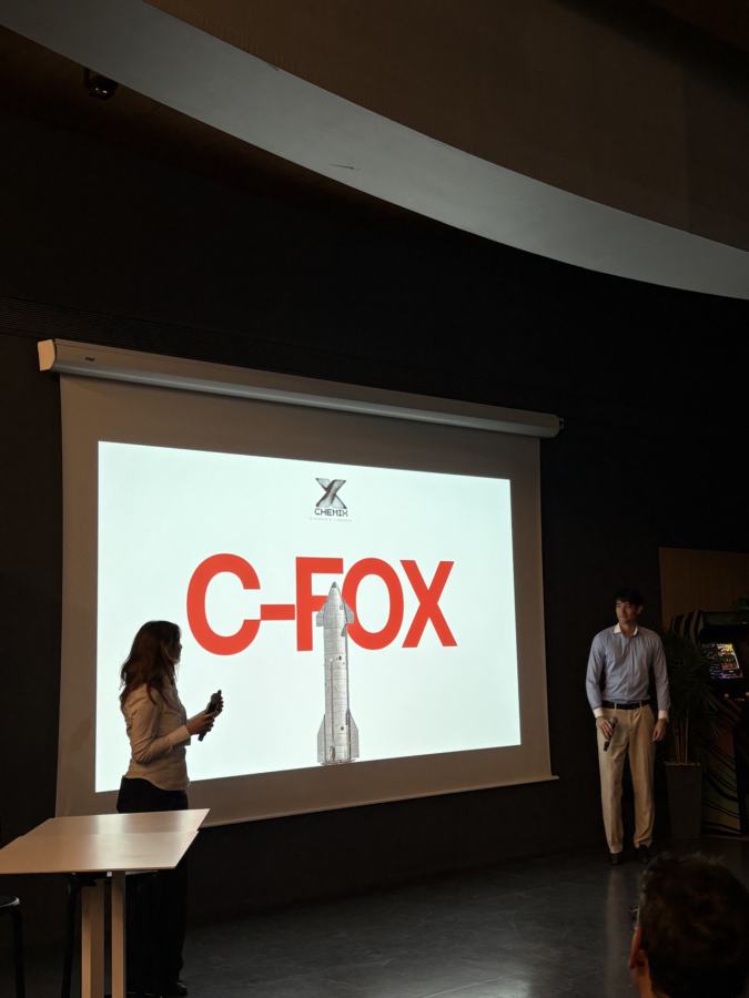 Équipe présentant le projet C-FOX